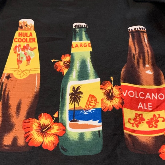 Men’s Hawaiian Button Down Shirt - Picture 2 of 8